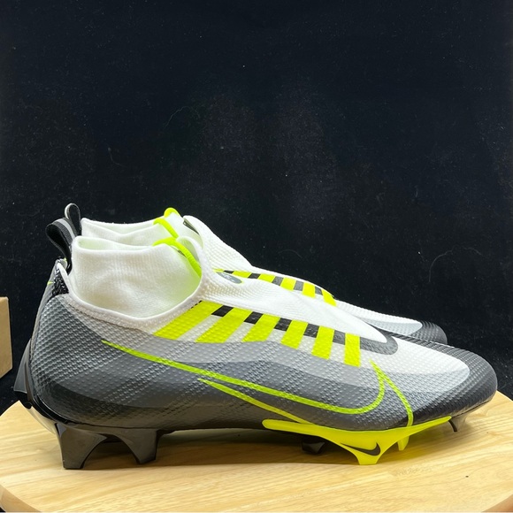 Nike Vapor Edge Pro 360 Football Cleats Grey Volt DQ3670-071 Men Sz 13.5 New - Picture 6 of 7